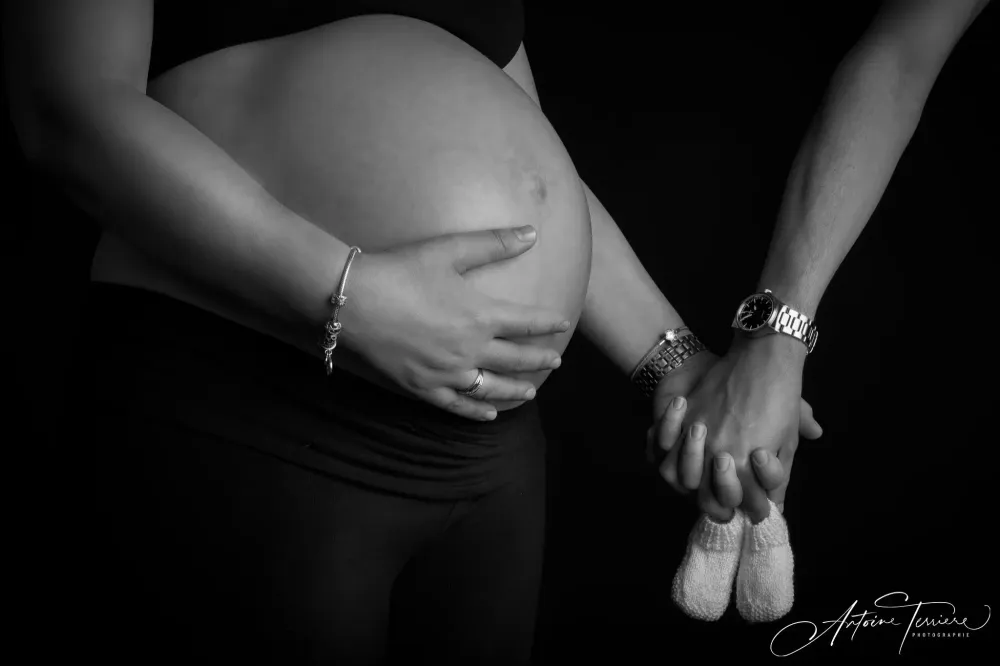 Photo-grossesse-noir-et-blanc