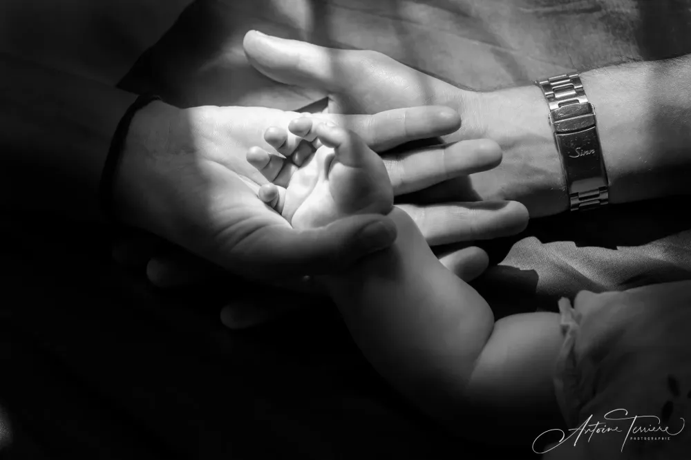 Photo-nouveau-ne-noir-et-blanc